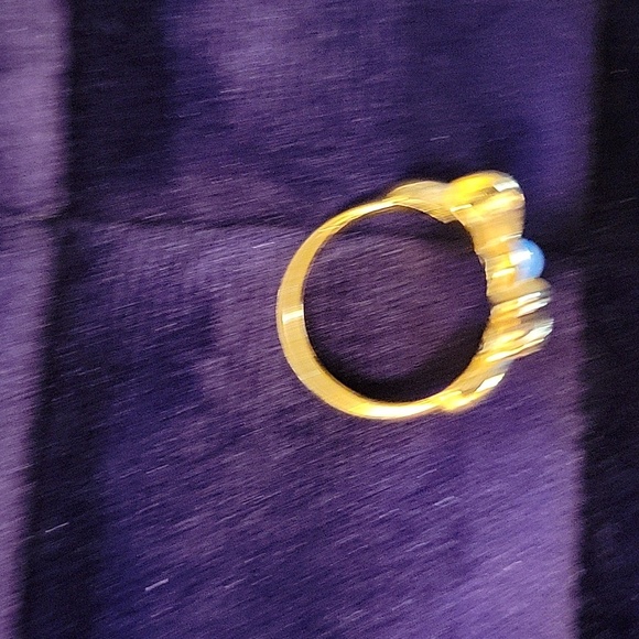Vintage Avon Gold Bow Ring with Blue Gem - Picture 5 of 8